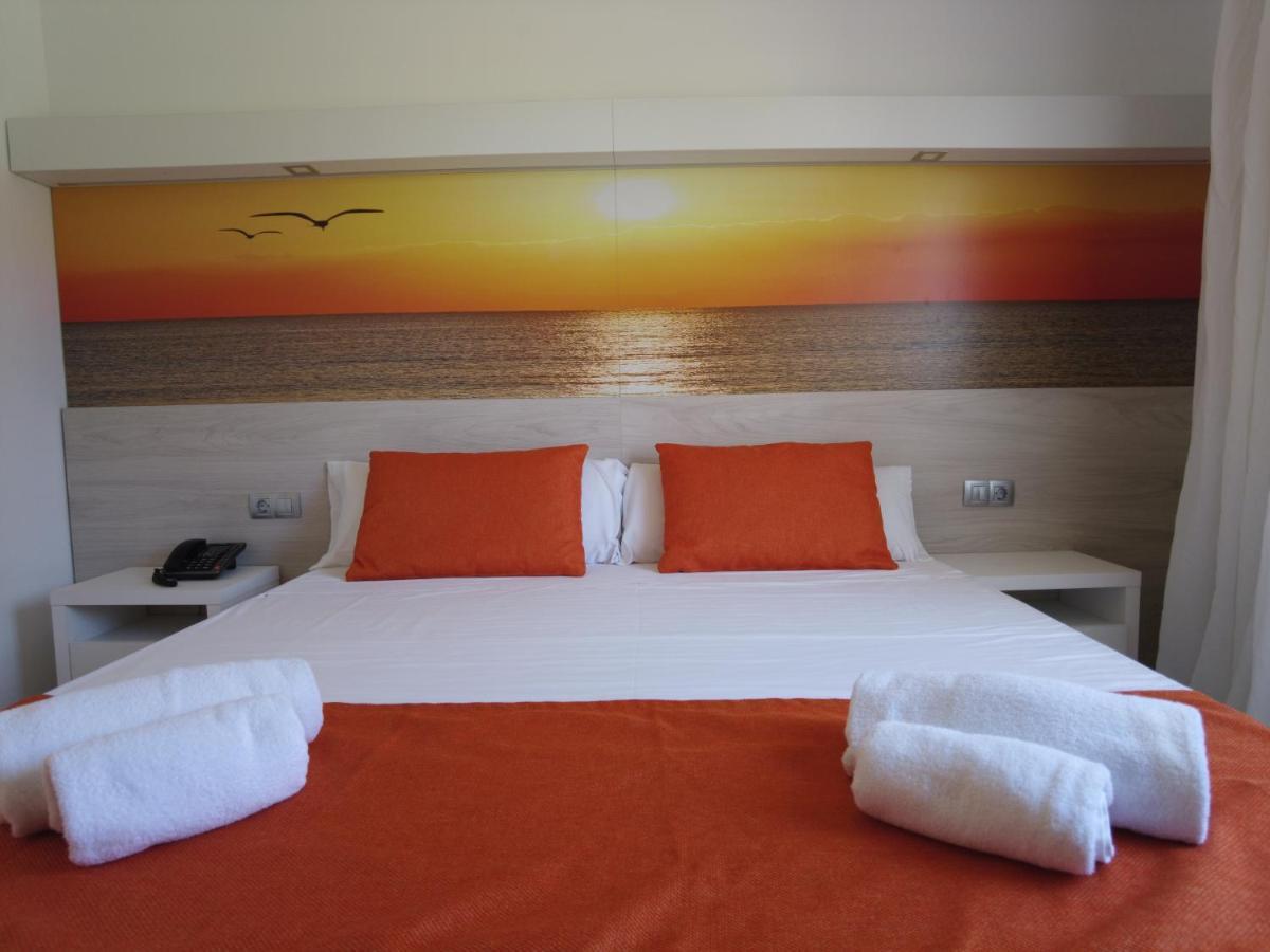Arenas De Son Bou Hotel Exterior photo
