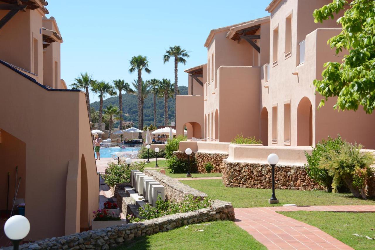Arenas De Son Bou Hotel Exterior photo